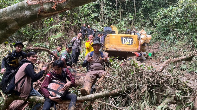 Polda Jambi dan Polres Bungo Gerebek Tambang Emas di Dusun Sungai Telang